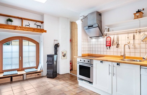 Ihringen Casa | Casa de vacaciones 'Rebsteige' con vistas a la montaña, balcón y Wi-Fi
