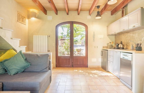 Costitx Casa | Casa de vacaciones 'Redonda 1' con vistas a la montaña, piscina compartida y Wi-Fi
