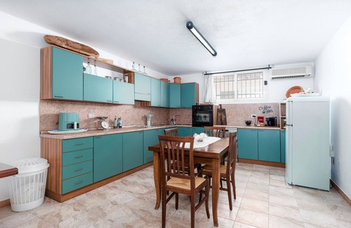 Orosei Casa | Casa vacacional 'Residenza Mediterranea' con vistas al mar, jardín y aire acondicionado
