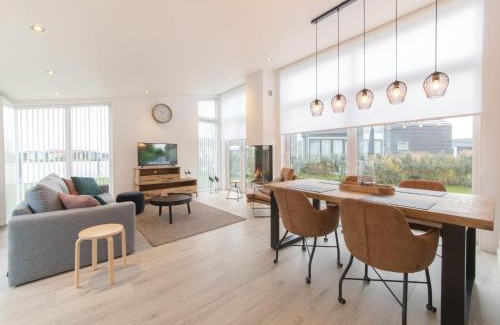 Wemeldinge Casa | Holiday Home Ruisweg 18A by Interhome
