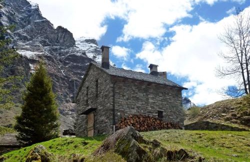 Malvaglia Casa | Holiday Home Rustico Dara Cotta by Interhome