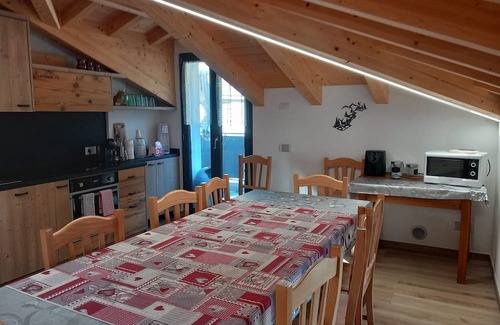 Grosio Casa | Holiday Home 'Sam Fiamet' with Mountain View, Shared Garden and Wi-Fi