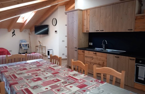 Grosio Casa | Holiday Home 'Sam Fiamet' with Mountain View, Shared Garden and Wi-Fi
