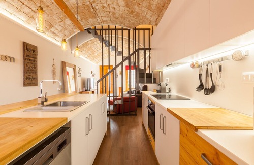Arenys de Mar Casa | Casa de vacaciones 'Sant Rafel House' con terraza privada y Wi-Fi