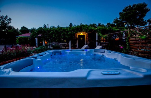 Cove Osibova (Milna) Casa | Holiday Home Sarbunara