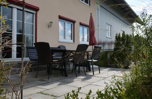 Stiefenhofen Casa | Casa de vacaciones 'Schwärzler' con terraza privada, jardín privado y Wi-Fi