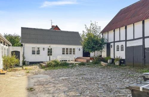 Tejn Casa | Holiday Home Sjard - 300m from the sea by Interhome