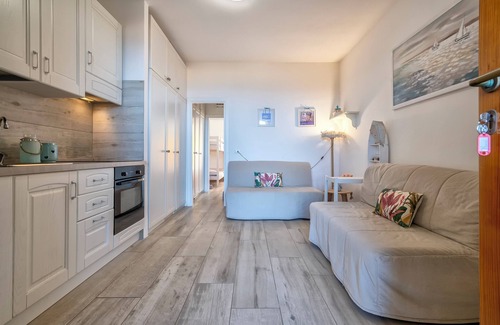 Paduledda Casa | Casa de vacaciones 'Sky View' con vistas al mar, piscina compartida y aire acondicionado