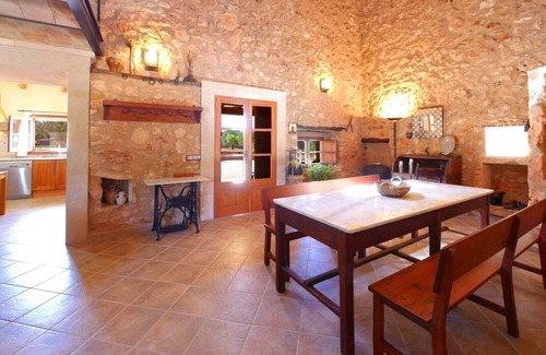 Algaida Casa | Casa de vacaciones "Son Garbi" con vistas a la montaña, Wi-Fi, aire acondicionado, piscina, jardín, terraza y balcón