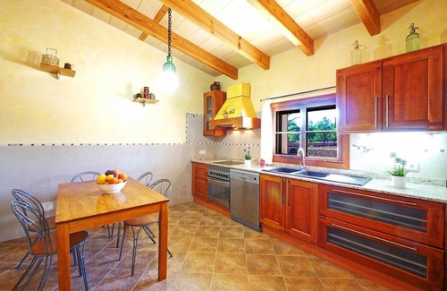 Algaida Casa | Casa de vacaciones "Son Garbi" con vistas a la montaña, Wi-Fi, aire acondicionado, piscina, jardín, terraza y balcón