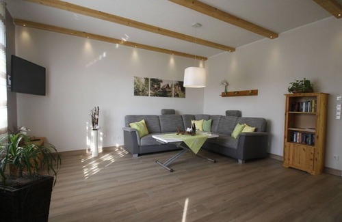 Burg-Dorf Casa | Holiday home Sonnentau