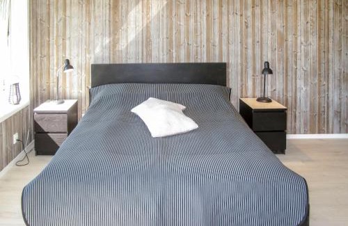 Vikbolandet Casa | Holiday Home Stegeborg Sjöstugan by Interhome