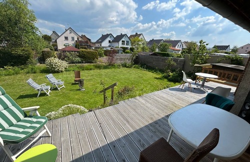 Hildesheim District Casa | Casa de vacaciones 'Stilvolles Haus In Borsum' con terraza privada, jardín privado y Wi-Fi