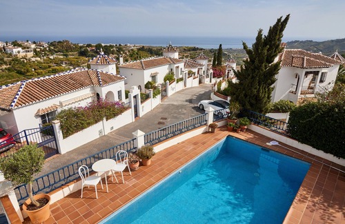 Frigiliana Casa | Casa Vacacional "Impresionante Villa con Piscina Privada", Vistas al Mar y Wi-Fi