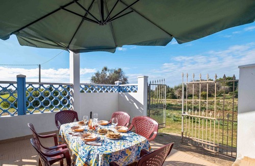 Torre Lapillo Casa | Casa de vacaciones 'Summer Sunshine Private Villa' con vistas al mar, Wi-Fi y aire acondicionado