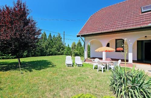 Balatonoszod Casa | Holiday Home Sunlight by Interhome