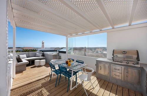 Vila do Bispo Casa | Holiday Home 'Surfer’s Sanctuary - Algarve' with Mountain View, Wi-Fi and Air Conditioning