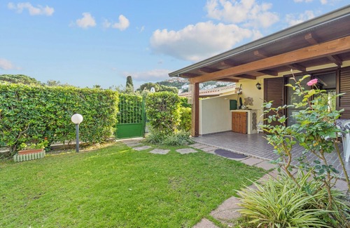 Costa Rei Casa | Casa de vacaciones "Sweet Home" con vistas a la montaña, jardín privado y aire acondicionado
