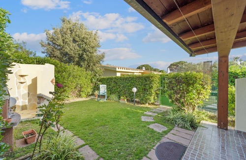 Costa Rei Casa | Casa de vacaciones "Sweet Home" con vistas a la montaña, jardín privado y aire acondicionado