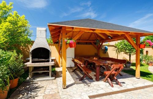 Balatonlelle Casa | Holiday Home Szabo by Interhome