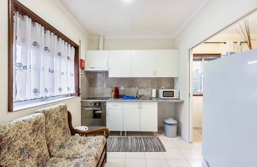 Oliveira De Azemeis Casa | Casa de vacaciones 'T1 Perto Do Porto' con vistas a la montaña, terraza privada y Wi-Fi