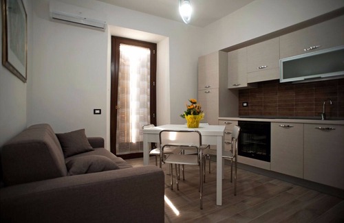 Bovara Apartamento | Casa de vacaciones al atardecer