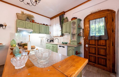 Lefkimmi Casa | Casa de vacaciones 'Theodora' con vistas a la montaña, Wi-Fi y aire acondicionado