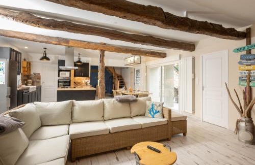 Cherrueix Casa | Holiday Home Tiegezh by Interhome