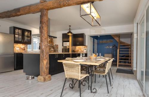 Cherrueix Casa | Holiday Home Tiegezh by Interhome