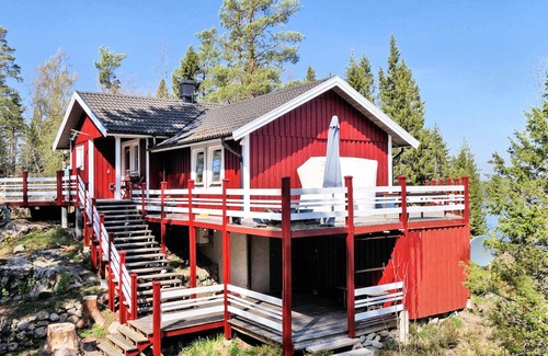 Tived Casa | Holiday home Tived - directly on lake, sauna, boat, hot tub