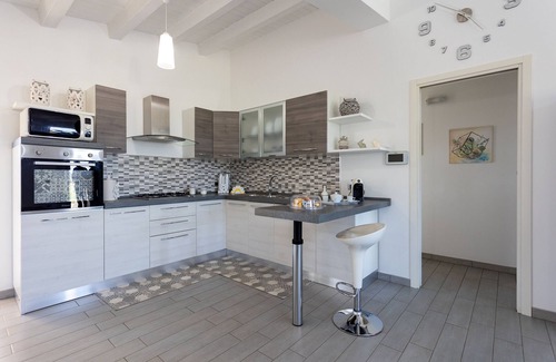Porto Palo Casa | Casa de vacaciones 'Torre Del Mare' con piscina privada, terraza privada y Wi-Fi