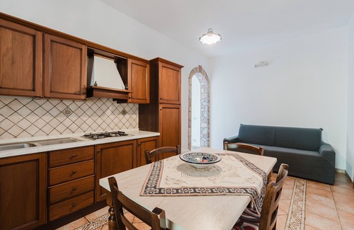 Castelluzzo Casa | Casa de vacaciones 'Tra Il Mare E Gli Ulivi' con vistas a la montaña, Wi-Fi y aire acondicionado
