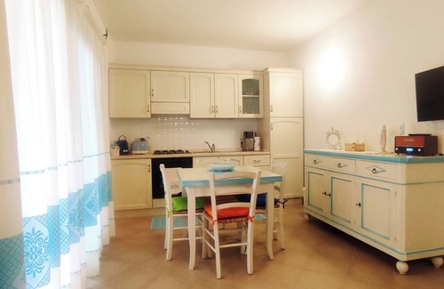 Murta Maria Casa | Casa de vacaciones 'Turchese' con vistas a la montaña, piscina, terraza y aire acondicionado