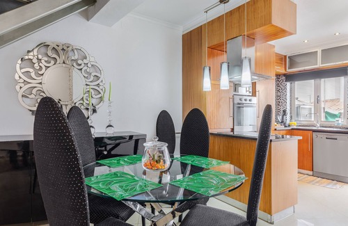 Praia da Vitoria Casa | Casa de vacaciones 'Vista Das Estrelas M4' con vistas al mar, Wi-Fi y aire acondicionado