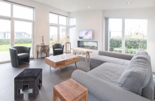 Wemeldinge Casa | Holiday Home Vakantiehuis Ruisweg 91 by Interhome