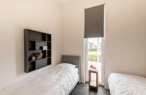 Wemeldinge Casa | Holiday Home Vakantiehuis Ruisweg 91 by Interhome
