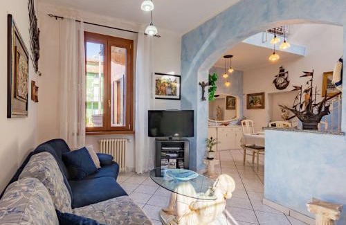 Porto Ceresio Casa | Holiday Home Valentina by Interhome