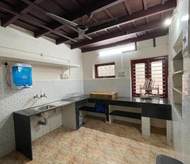 Adyar Casa | Holiday Home #Vibrant#Hear of the City #Family Only