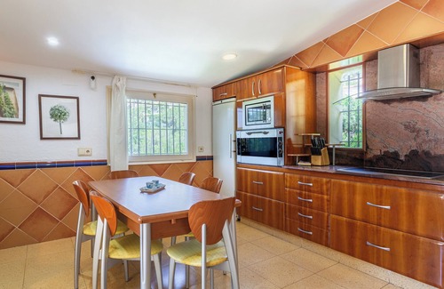 Lloret de Mar Casa | Casa de vacaciones 'Villa Jarana' con vistas a la montaña, Wi-Fi y aire acondicionado