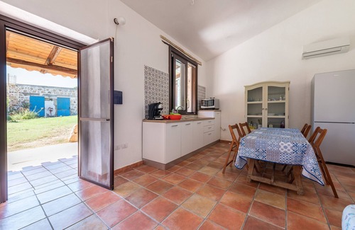 Villaggio delle Mimose Casa | Casa de vacaciones 'Villa Bella Solanas - Cuili Murvoni' con vistas a la montaña