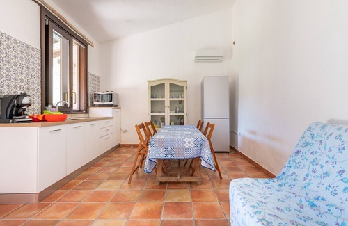 Villaggio delle Mimose Casa | Casa de vacaciones 'Villa Bella Solanas - Cuili Murvoni' con vistas a la montaña