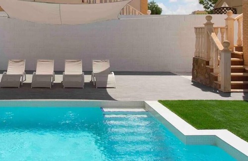 Jeronimo y Avileses y Balsicas de Arriba Casa | Casa de vacaciones Villa Dos con piscina, jardín, terraza descubierta y Wi-Fi