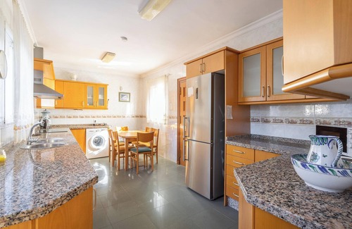 Nerja City Centre Casa | Casa de vacaciones 'Villa Eden Nerja' con vistas a la montaña, piscina, jardín y terrazas