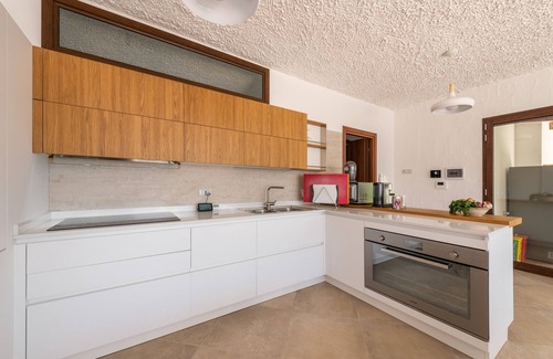 Torre degli Ulivi Casa | Casa de vacaciones 'Villa Eleonora Residence App To 4' con piscina compartida, Wi-Fi