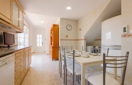 Canet de Mar Casa | Casa de vacaciones 'Villa Grau' con vistas al mar, Wi-Fi y aire acondicionado