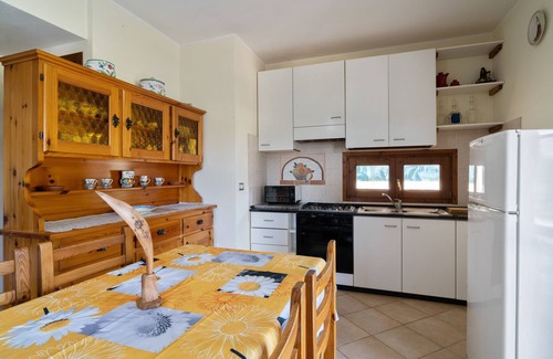 Castiadas Casa | Casa de vacaciones Villamara con terraza, vistas a la montaña y jardín