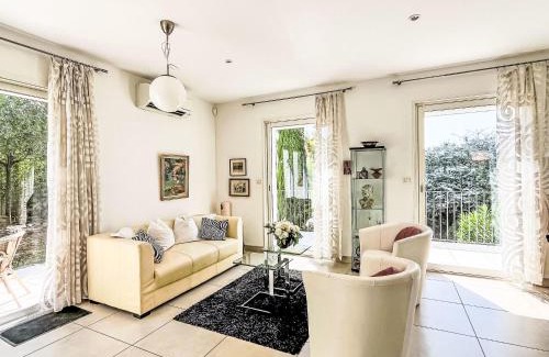 Montesquieu-des-Alberes Casa | Holiday Home Villa Montes by Interhome