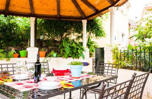 Hodilje Casa | Holiday Home Villa Pindo