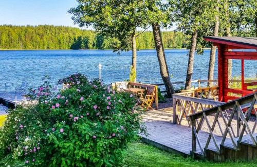 Kuortti Casa | Holiday Home Wanha karminranta by Interhome
