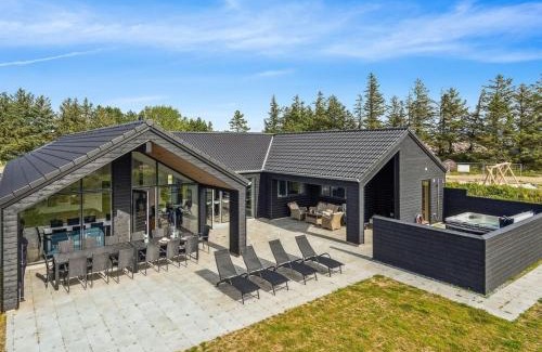 Hasmark Strand Casa | Holiday Home Wari - 400m from the sea by Interhome